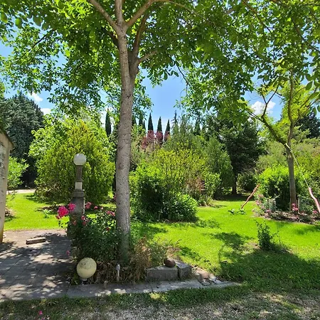 Le Jardin Provencal 2 *